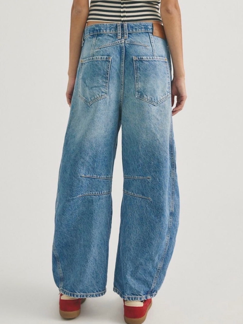 We The Free Faded Blue Barrel Good Luck Jeans - Picture 1 of 8